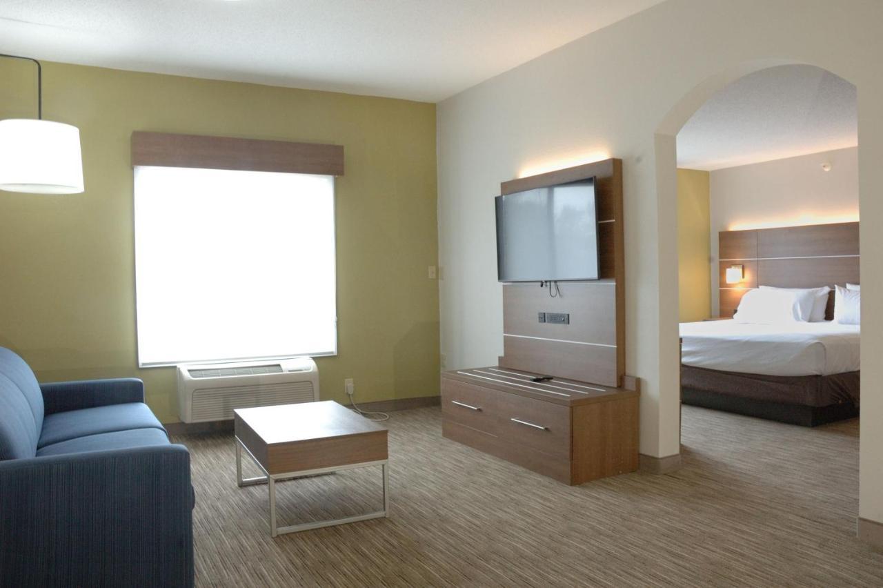 Holiday Inn Express Hotel & Suites Goshen By Ihg Exterior photo