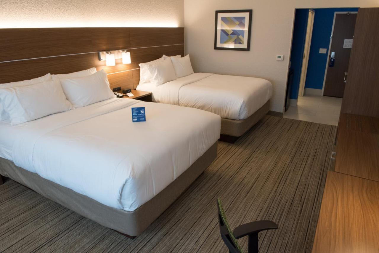 Holiday Inn Express Hotel & Suites Goshen By Ihg Exterior photo