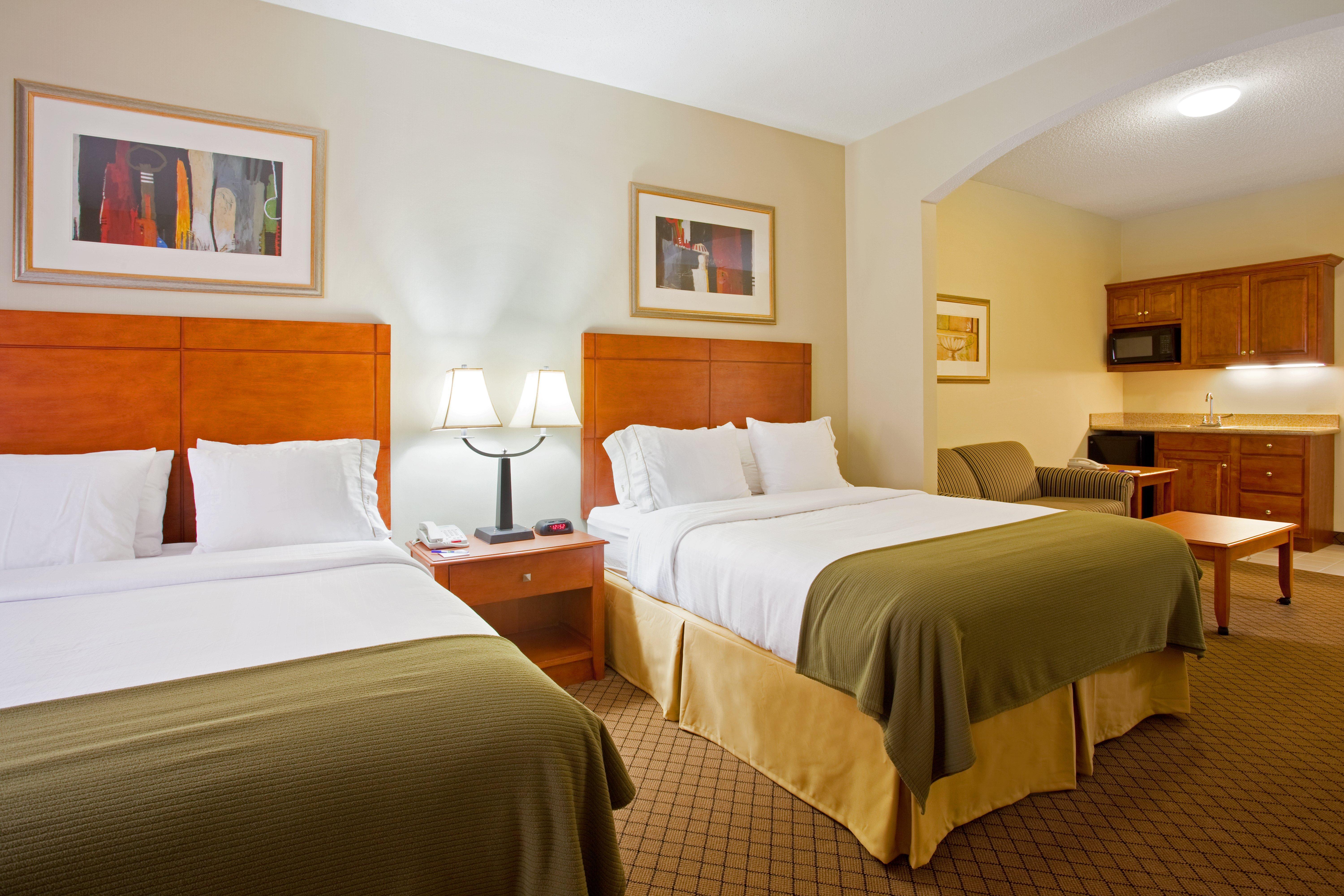 Holiday Inn Express Hotel & Suites Goshen By Ihg Exterior photo