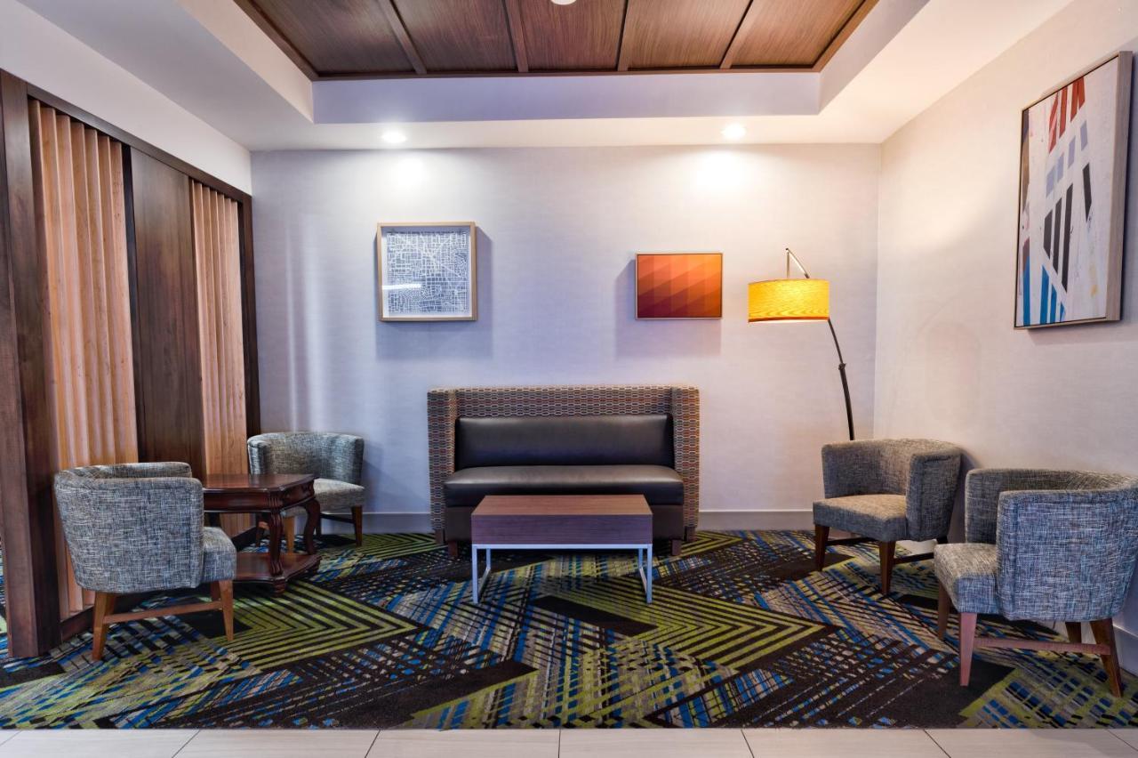 Holiday Inn Express Hotel & Suites Goshen By Ihg Exterior photo