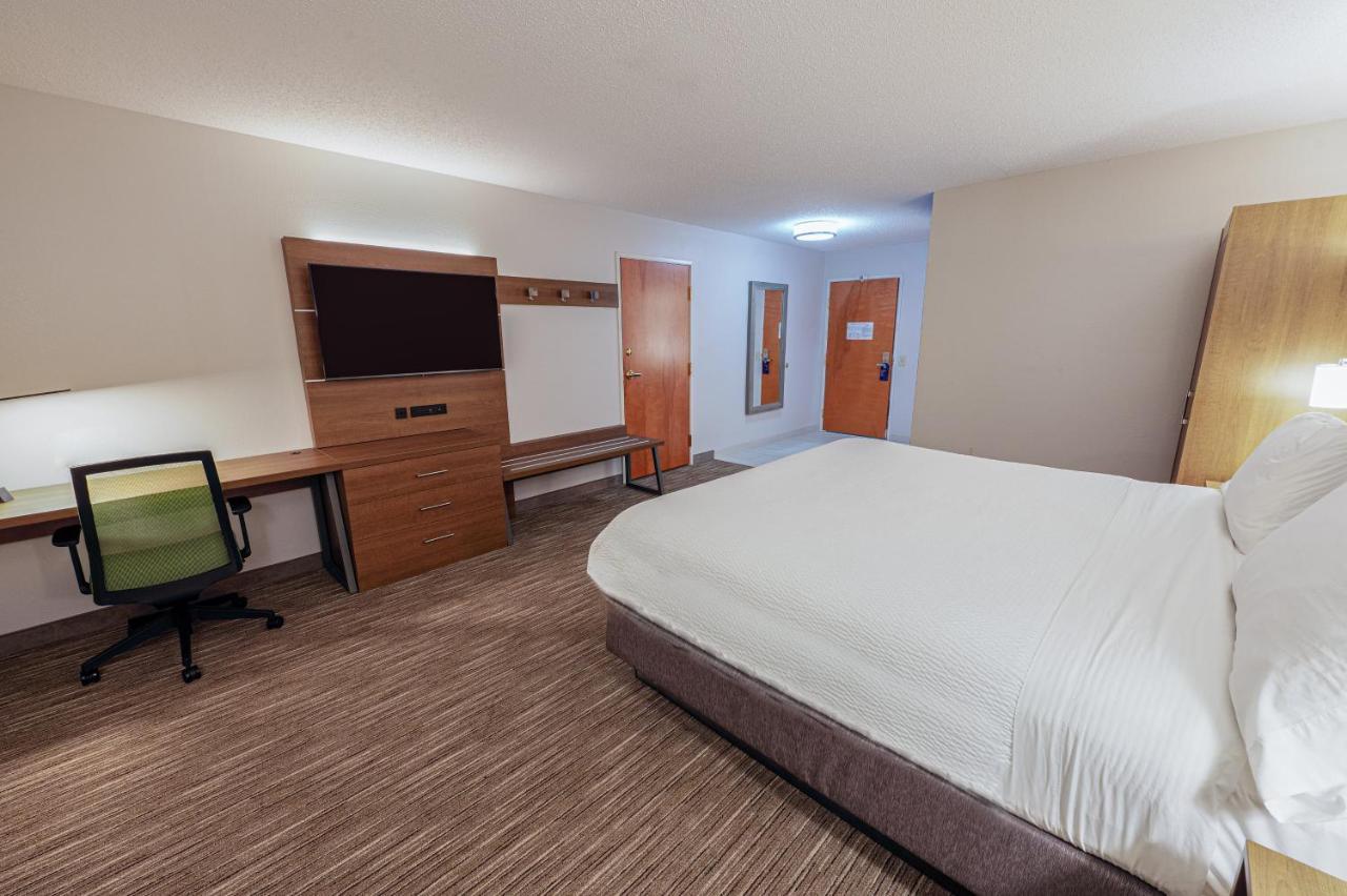 Holiday Inn Express Hotel & Suites Goshen By Ihg Exterior photo
