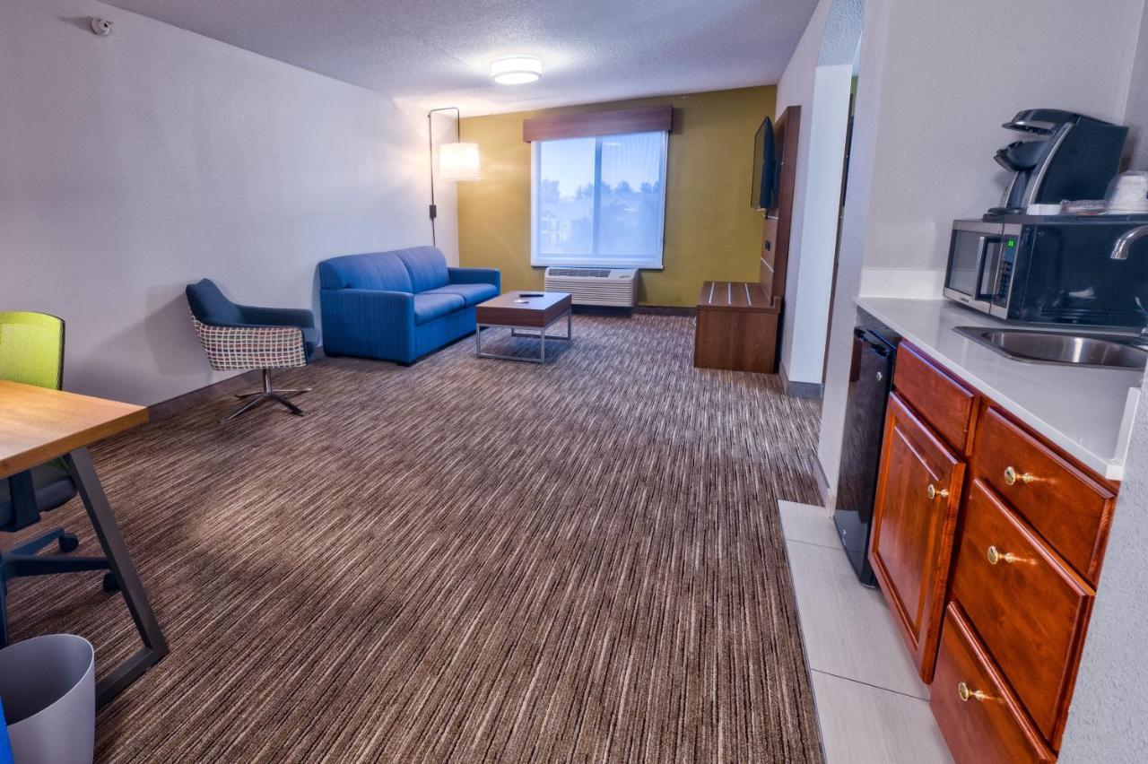 Holiday Inn Express Hotel & Suites Goshen By Ihg Exterior photo