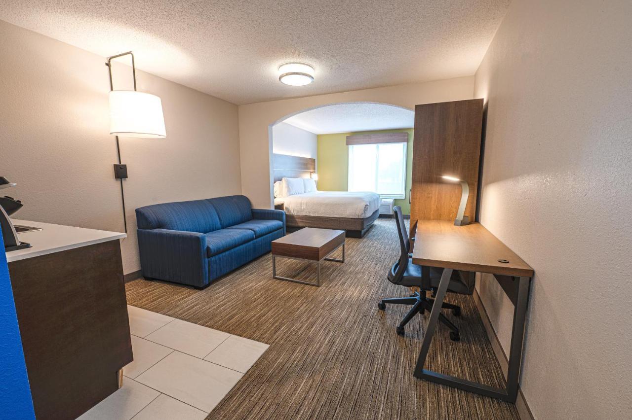 Holiday Inn Express Hotel & Suites Goshen By Ihg Exterior photo