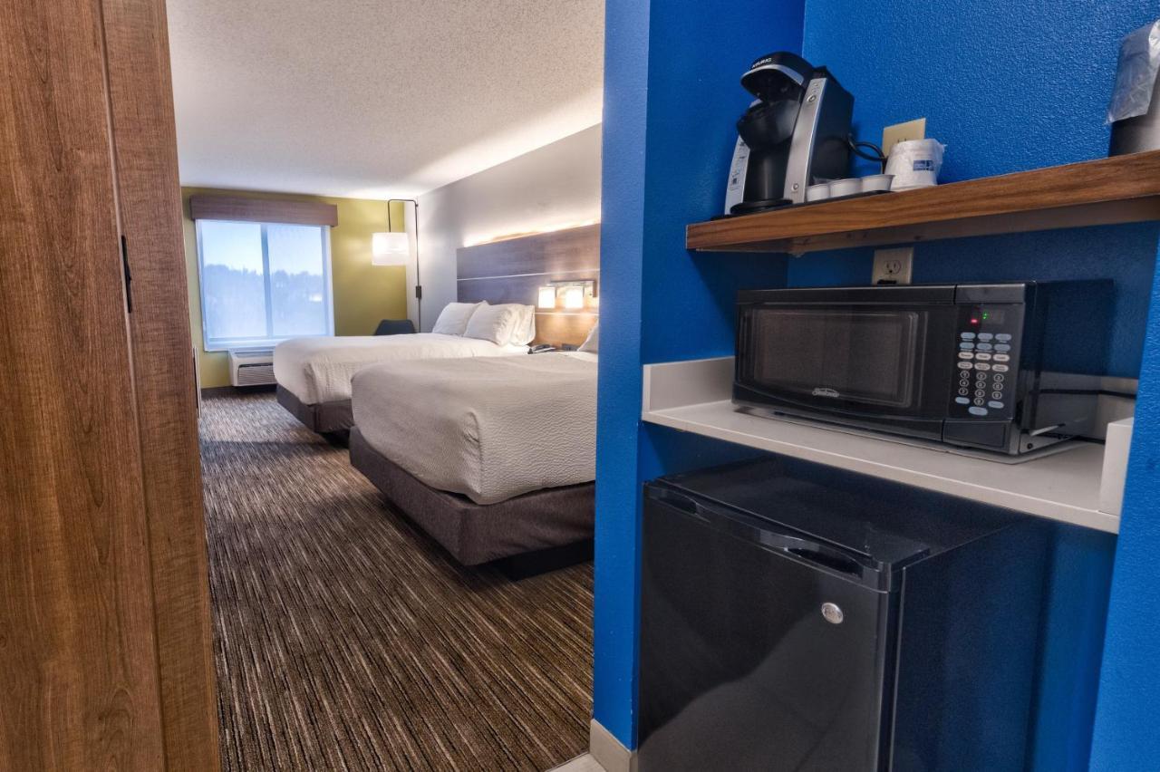 Holiday Inn Express Hotel & Suites Goshen By Ihg Exterior photo