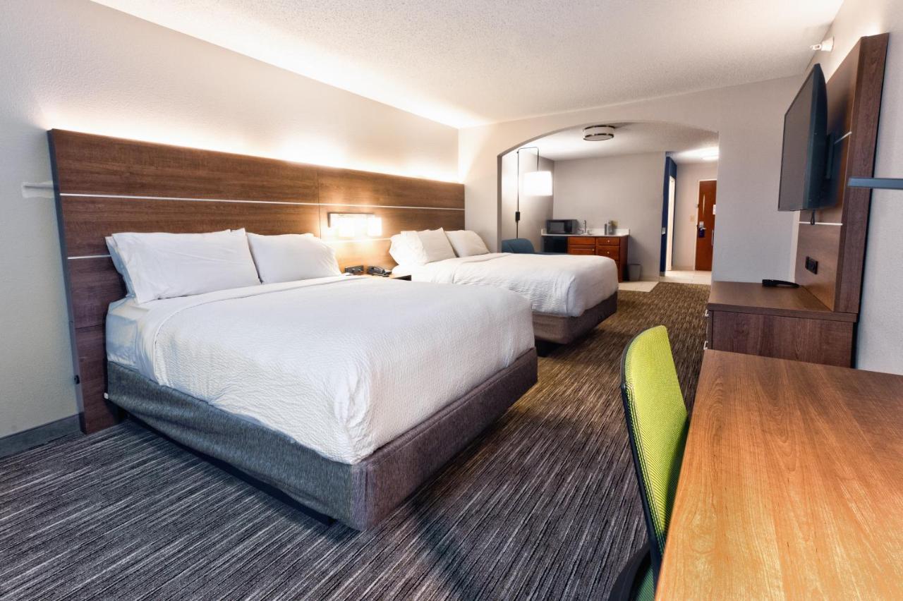 Holiday Inn Express Hotel & Suites Goshen By Ihg Exterior photo