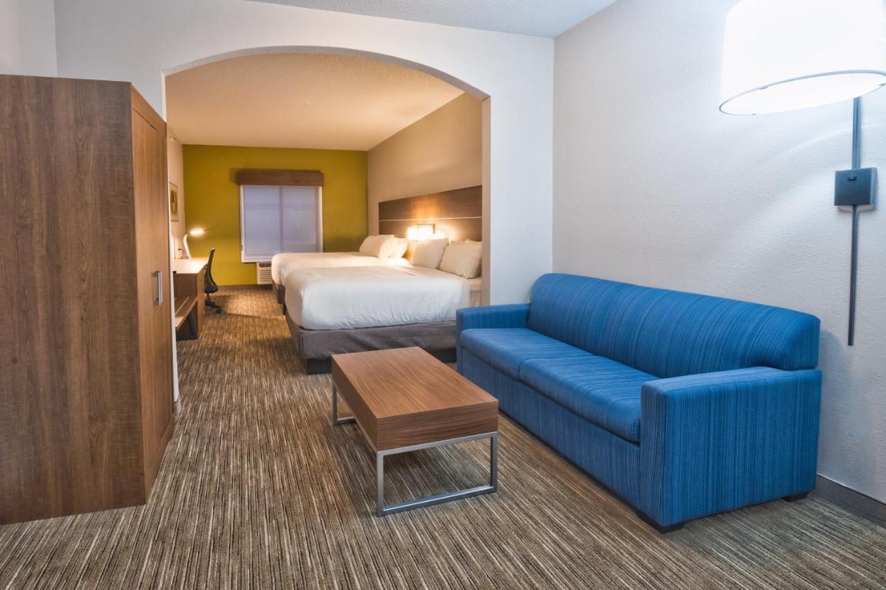 Holiday Inn Express Hotel & Suites Goshen By Ihg Exterior photo
