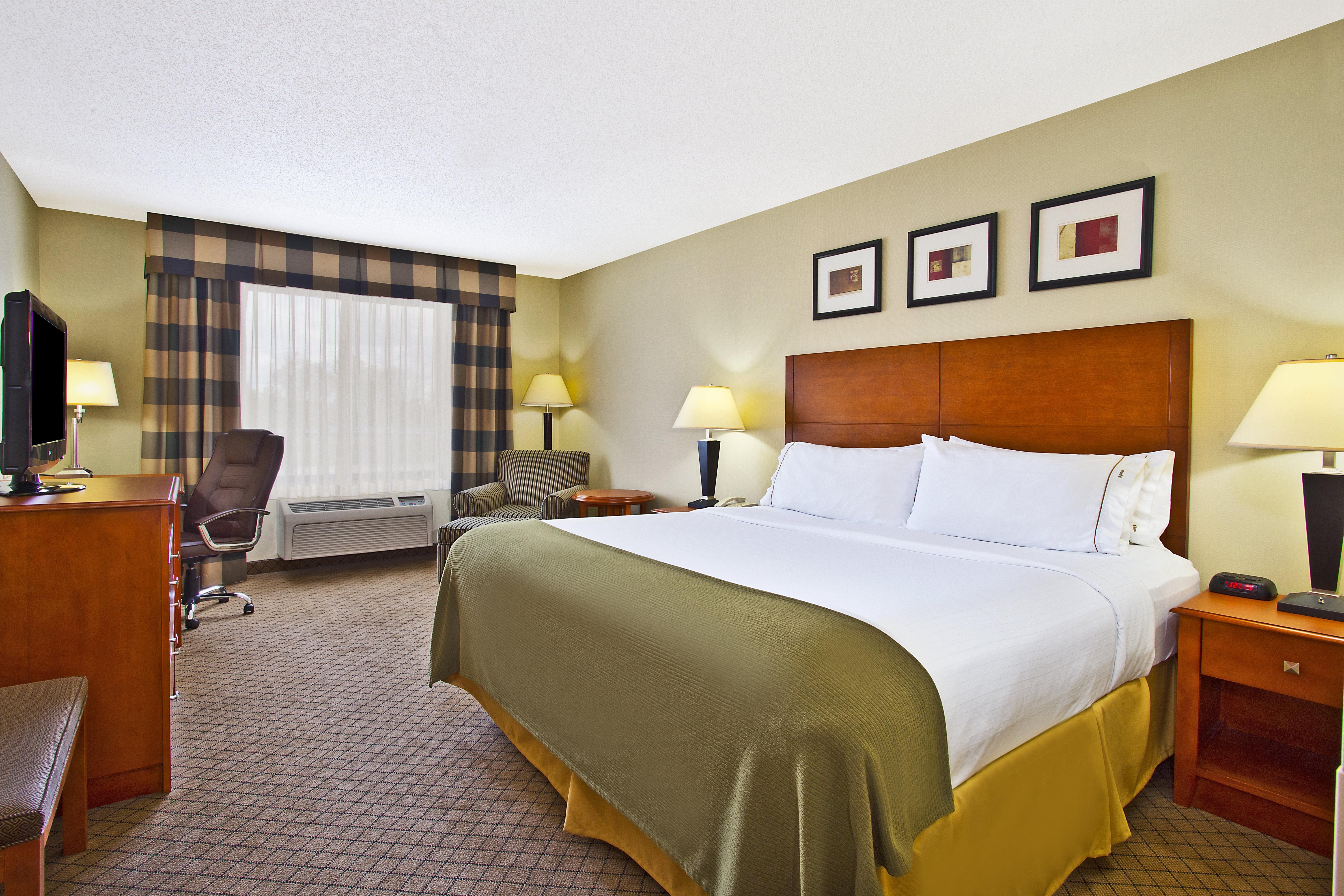 Holiday Inn Express Hotel & Suites Goshen By Ihg Exterior photo