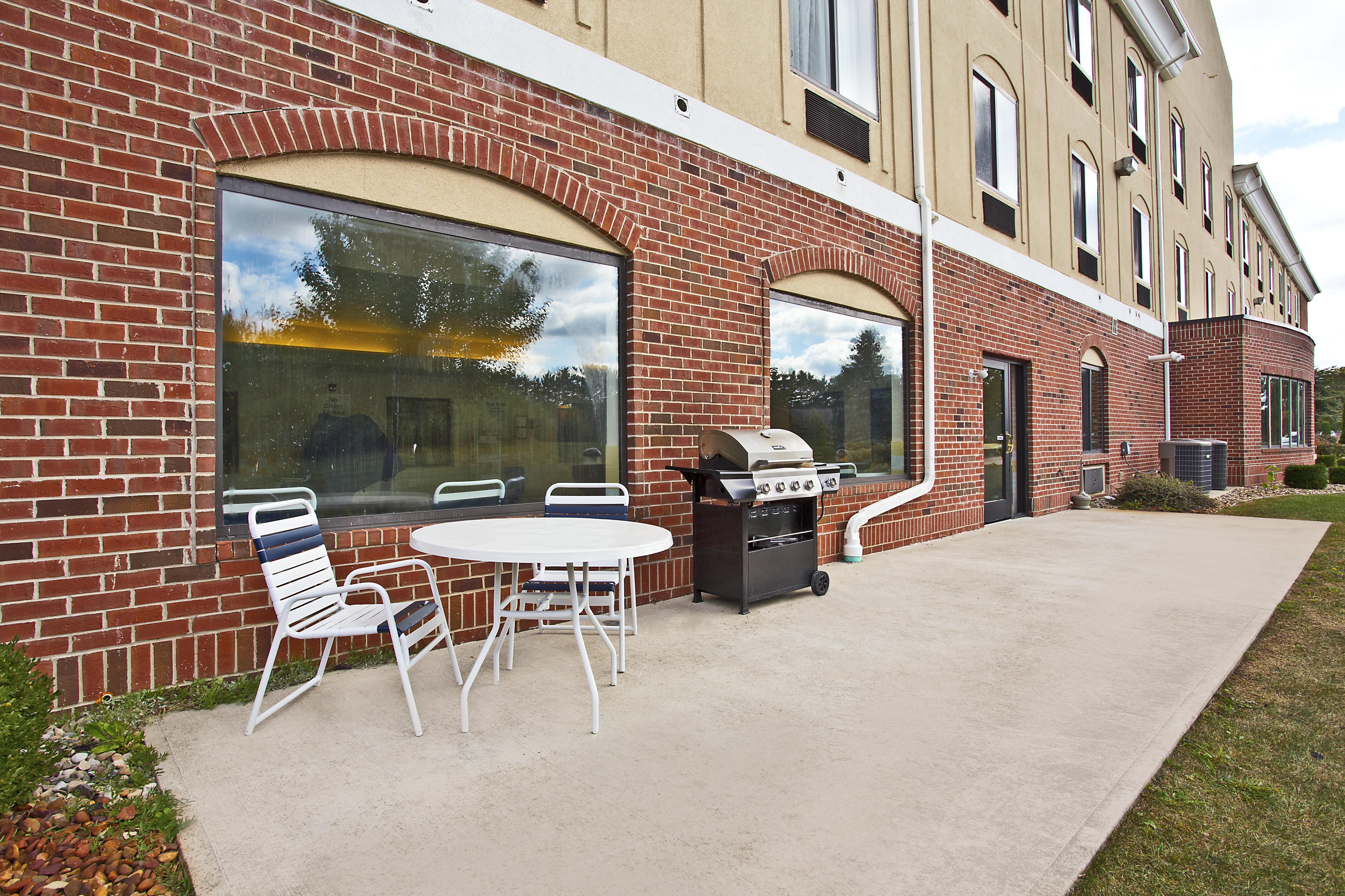 Holiday Inn Express Hotel & Suites Goshen By Ihg Exterior photo